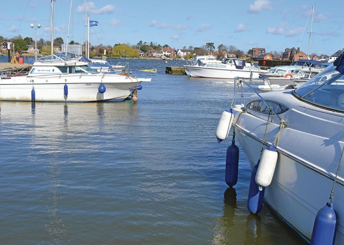 Broadlands Park And Marina 호텔 Pakefield 외부 사진